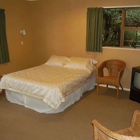 Wheatly Downs Farmstay And Backpackers Hawera Esterno foto