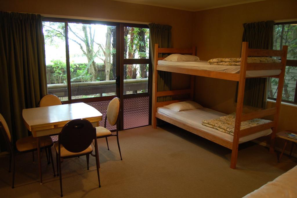 Wheatly Downs Farmstay And Backpackers Hawera Esterno foto